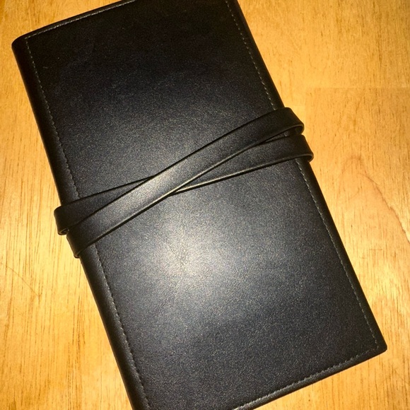 Brush holder is NEW NEVER USED. - Picture 2 of 4